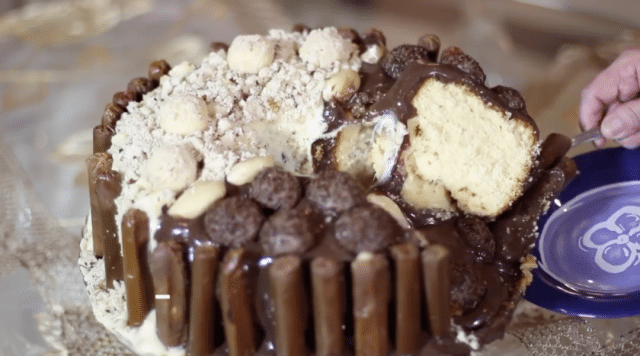 Culinária amazonense - riqueza cultural e os sabores da Amazônia - Bolo encontro das águas